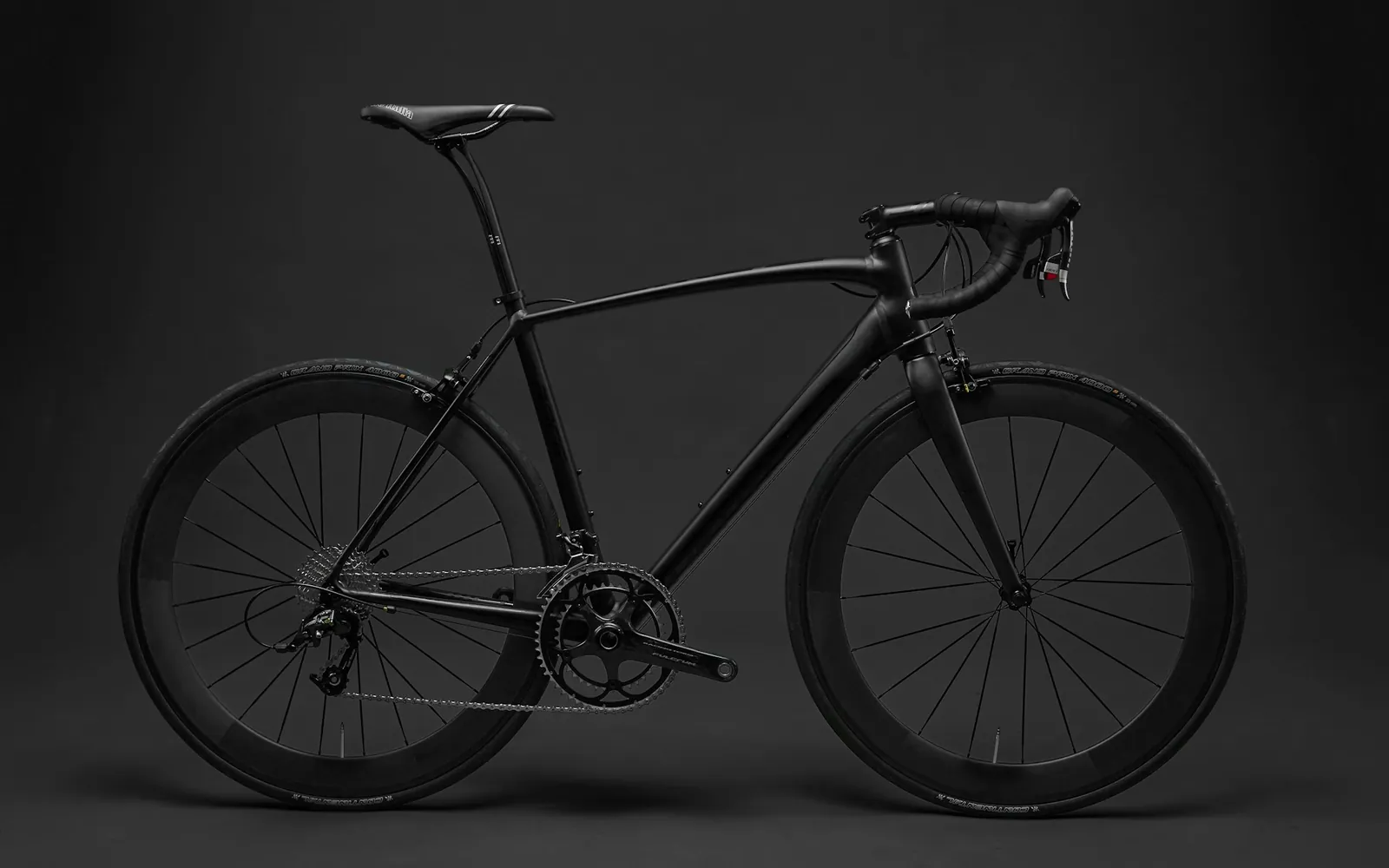Pinarello Dogma F vs Wilier Filante SLR: quale aero-all-round scegliere