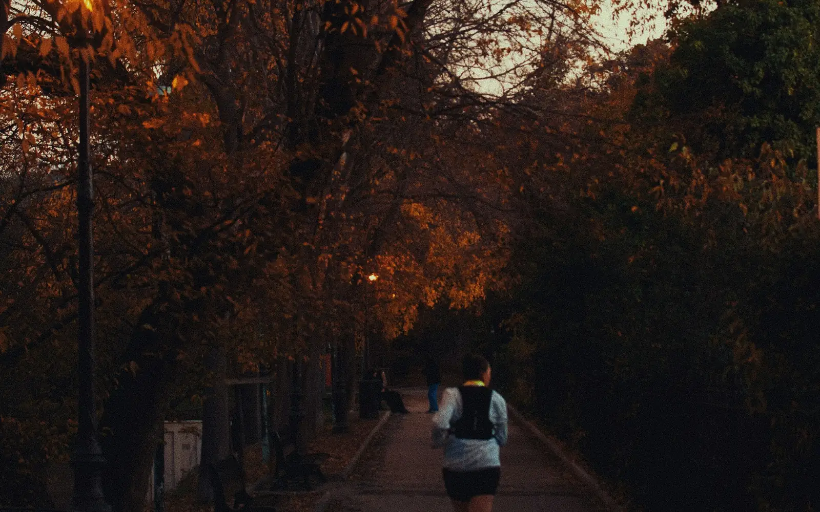 How to stay motivated to run when the days get shorter
