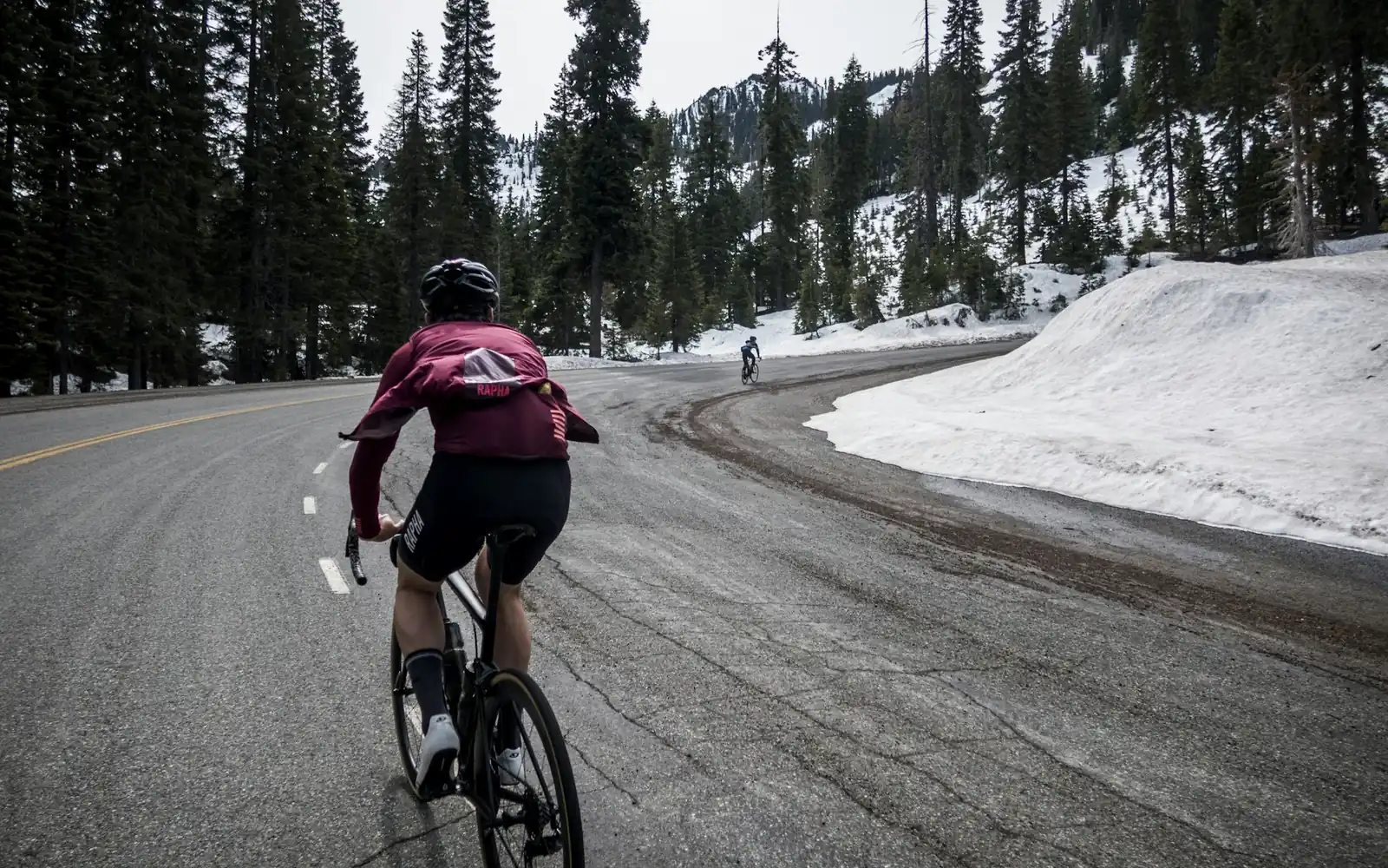 Winter cycling gloves: lobster, full-finger or layered, how to choose