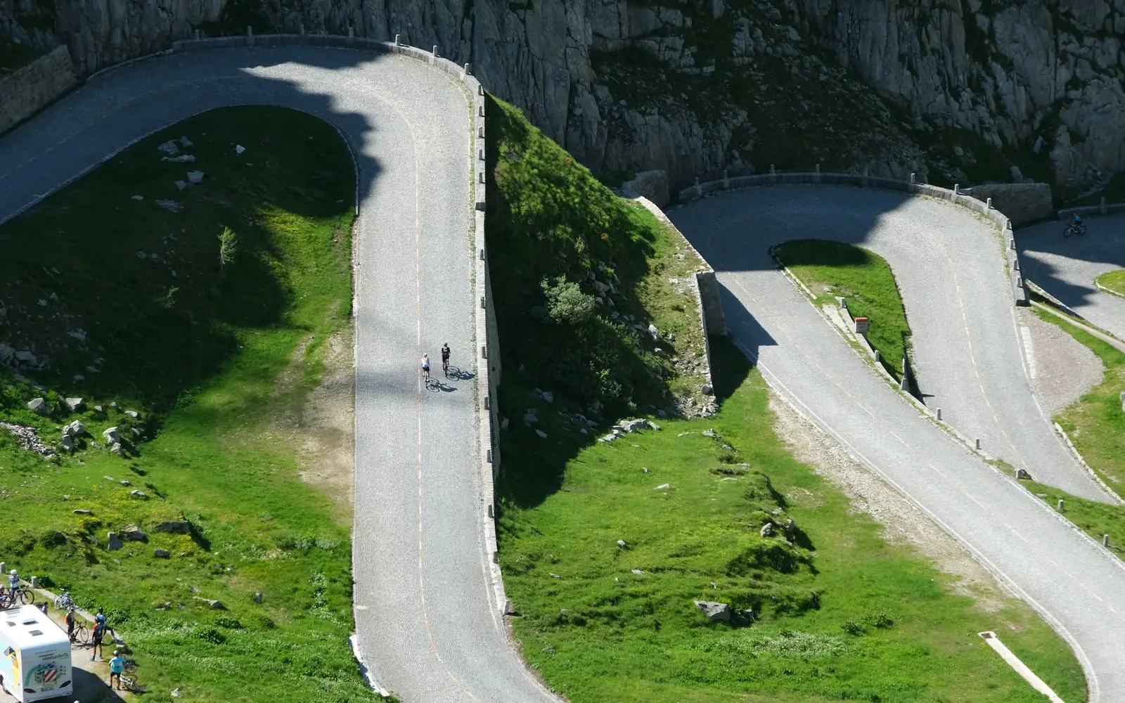 Passo del Mortirolo in bici: guida alla salita più dura delle Alpi