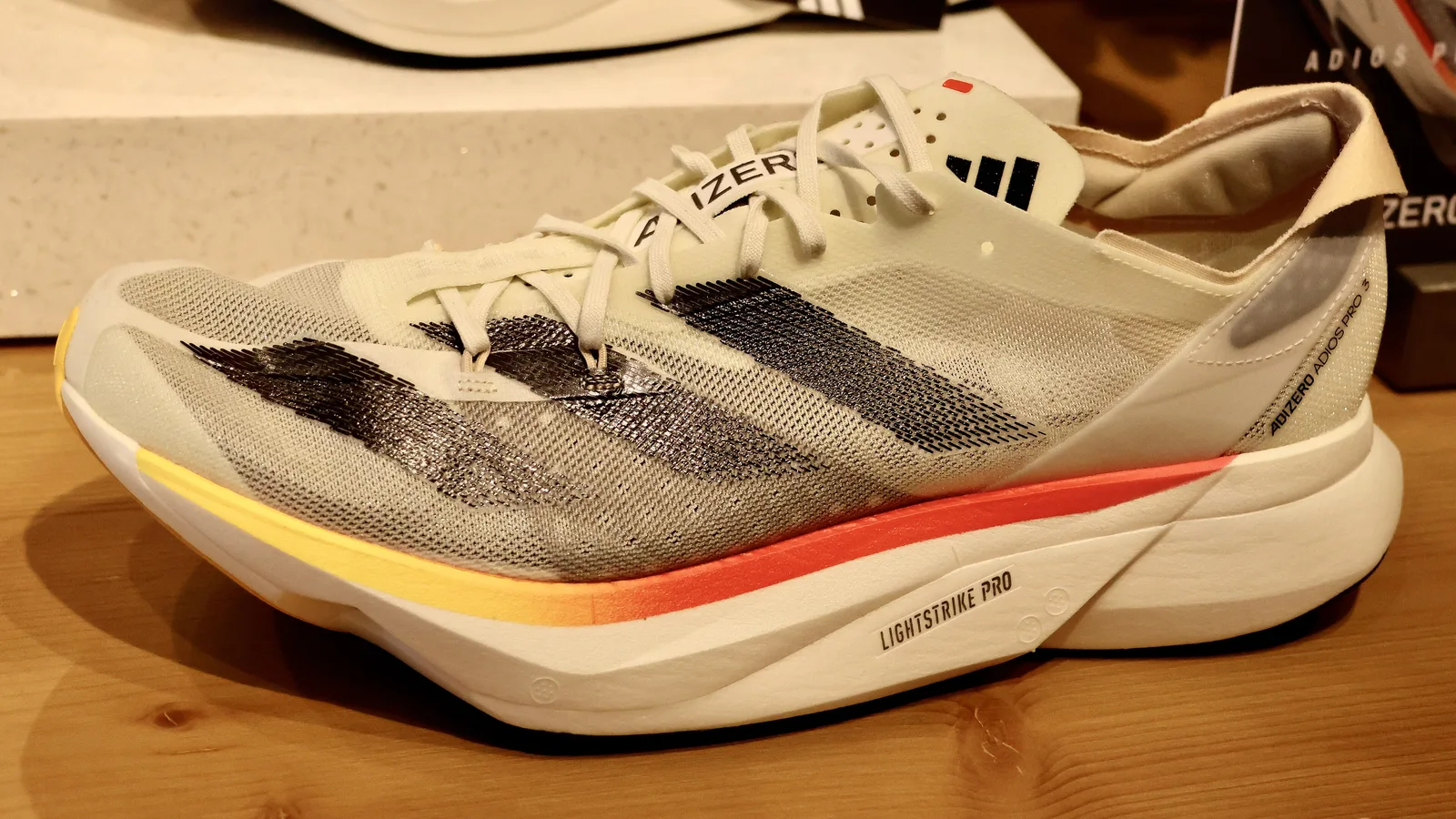Scarpe running con carbonio: pro, contro e per chi servono